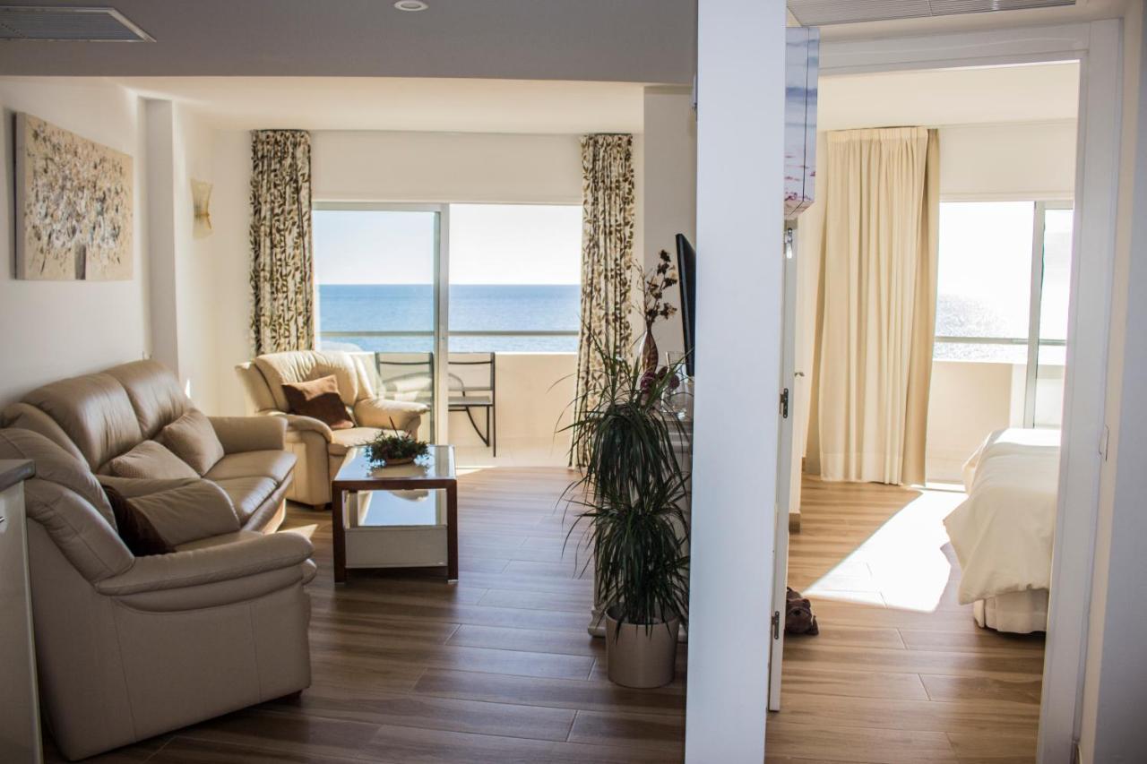 Beachfront Apartment In Fuengirola With Sea Views Buitenkant foto