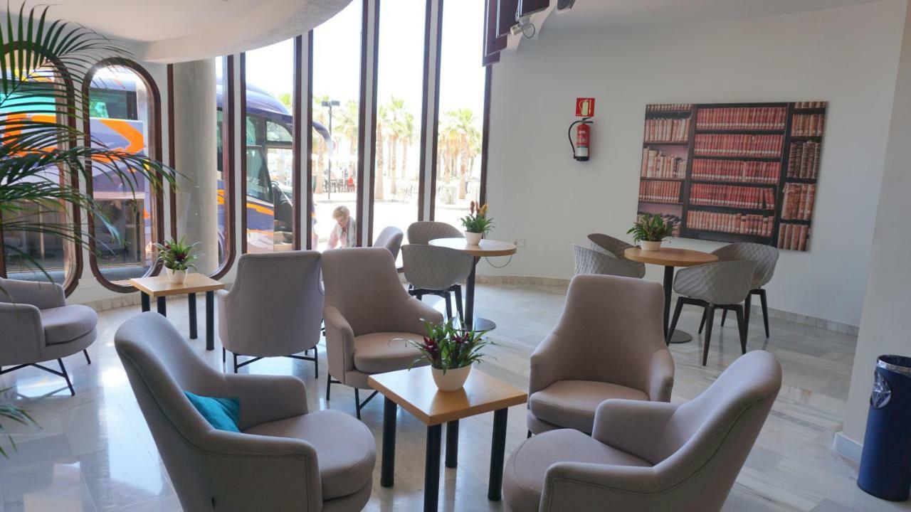 Beachfront Apartment In Fuengirola With Sea Views Buitenkant foto
