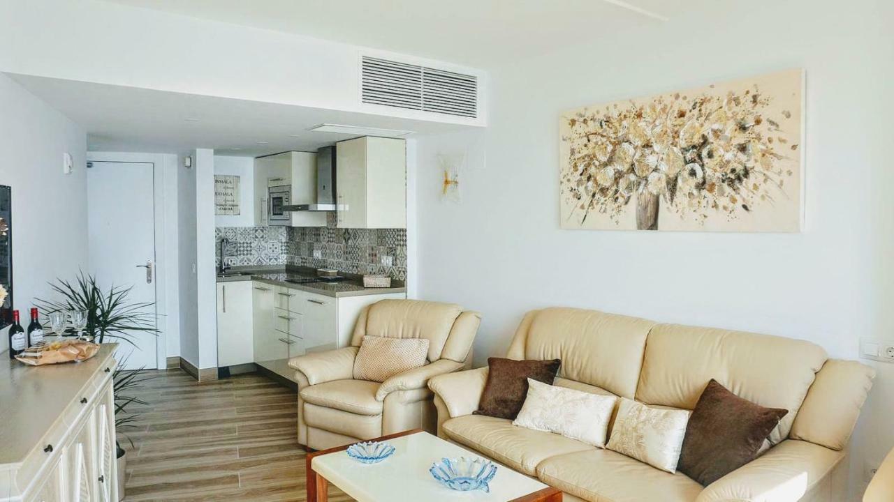 Beachfront Apartment In Fuengirola With Sea Views Buitenkant foto