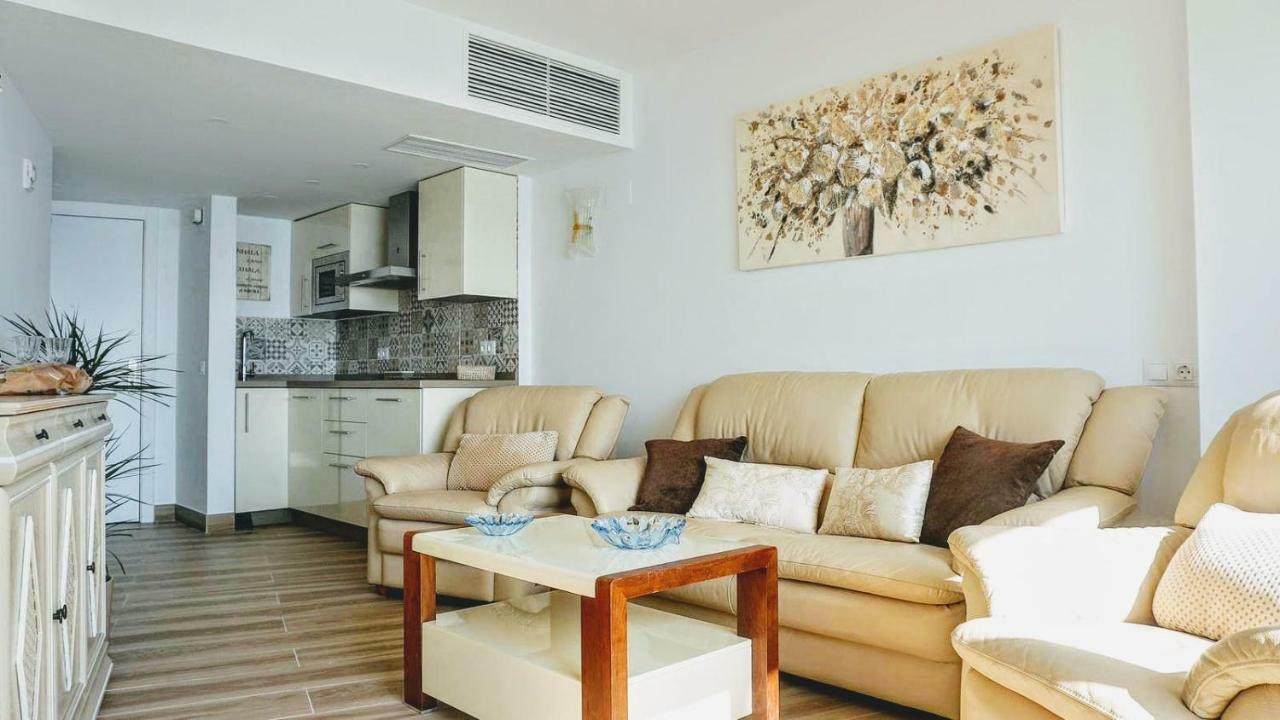 Beachfront Apartment In Fuengirola With Sea Views Buitenkant foto